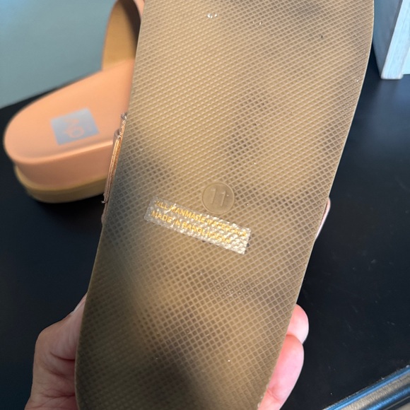 DV by Dolce‎ Vita Tan Sandals - Picture 4 of 4